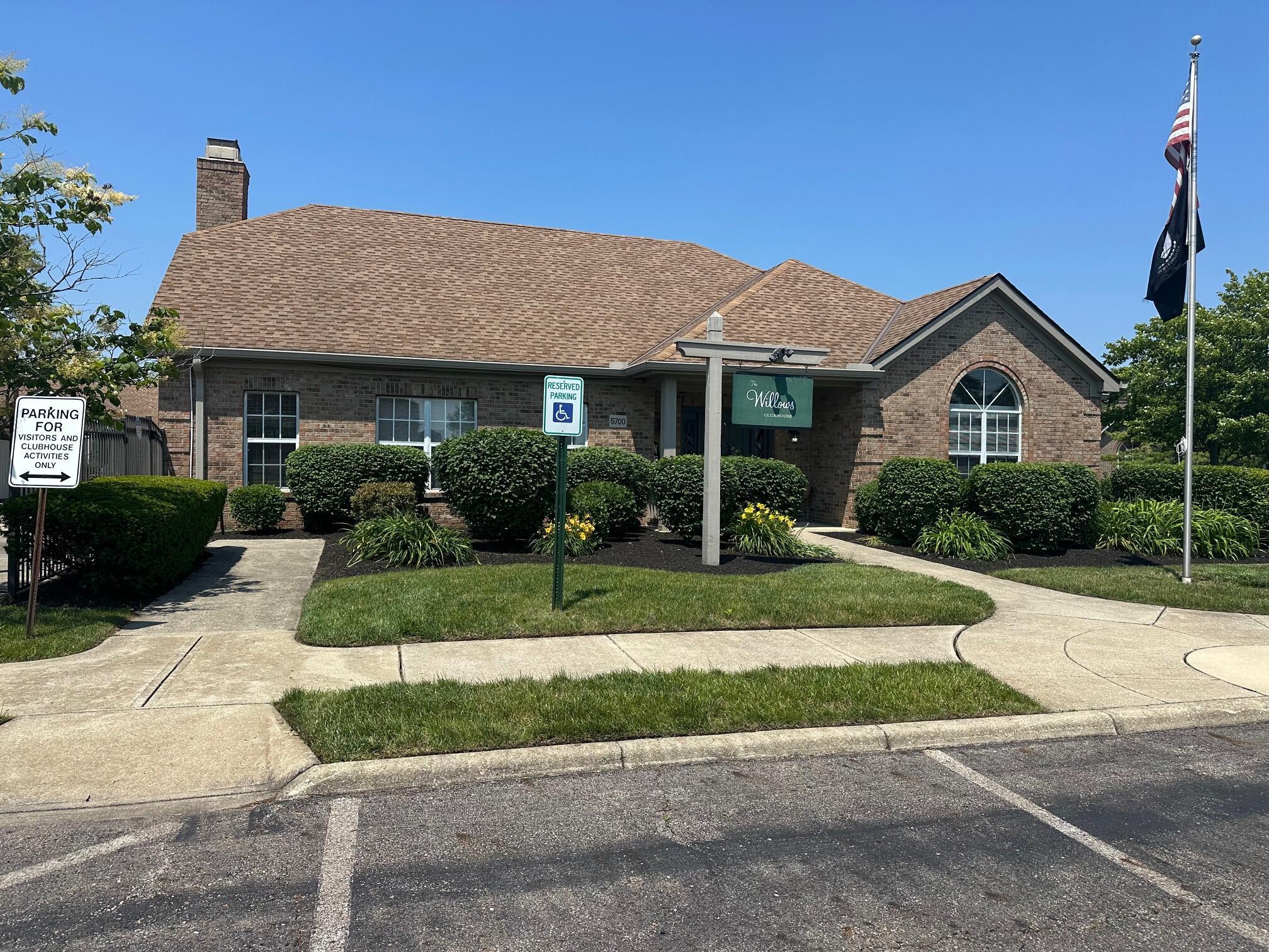 2328 Willowside Lane, Grove City, Ohio image 27