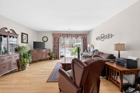 Tiny photo for 2071 Tamarin Drive 9C #9C, Columbus, OH 43235 (MLS # 226003499)