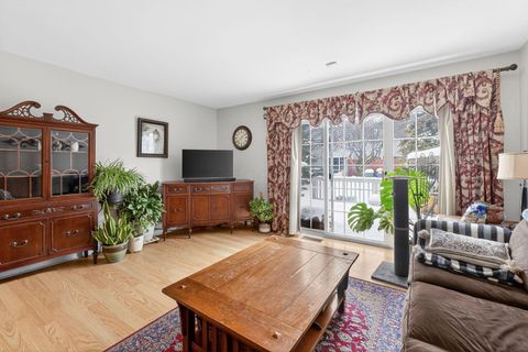 Tiny photo for 2071 Tamarin Drive 9C #9C, Columbus, OH 43235 (MLS # 226003499)