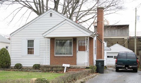 Photo of 281 S Weyant Avenue, Columbus, OH 43213 (MLS # 226001477)