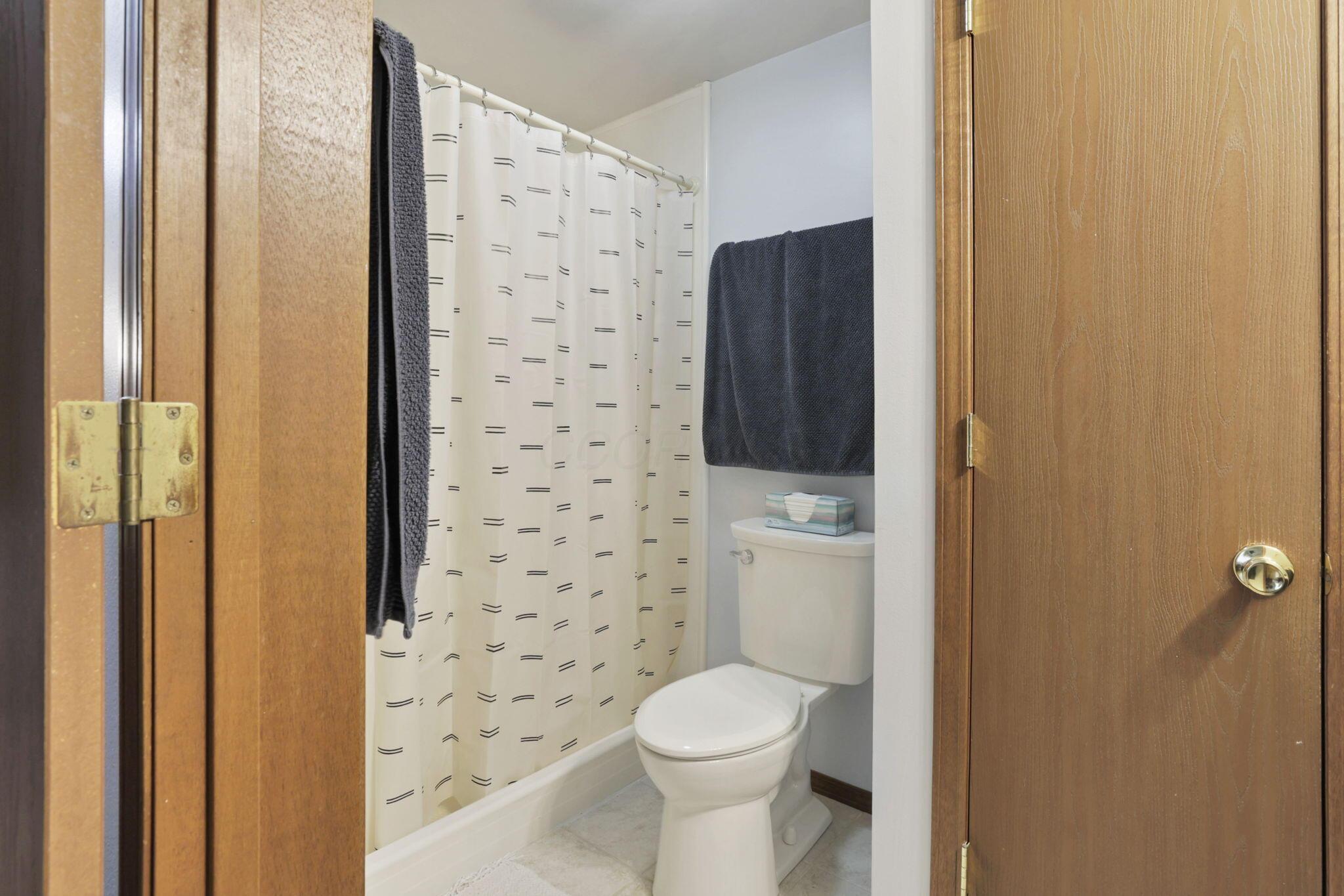 4125 Casa Boulevard, Grove City, Ohio image 19
