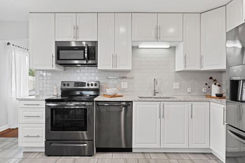 Tiny photo for 946 Birchmont Road, Columbus, OH 43220 (MLS # 226002414)