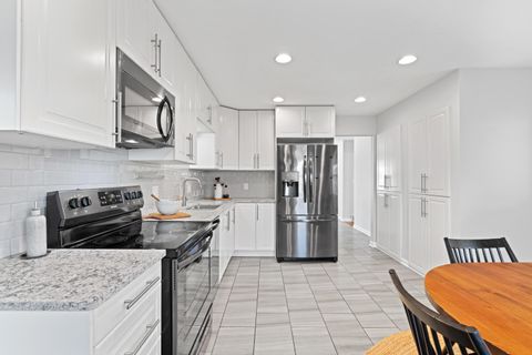 Tiny photo for 946 Birchmont Road, Columbus, OH 43220 (MLS # 226002414)