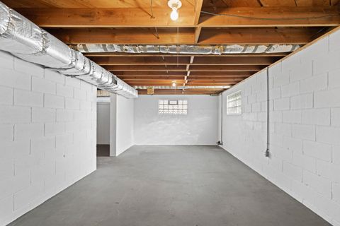 Tiny photo for 946 Birchmont Road, Columbus, OH 43220 (MLS # 226002414)