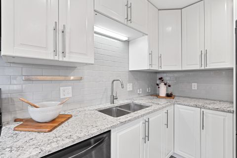 Tiny photo for 946 Birchmont Road, Columbus, OH 43220 (MLS # 226002414)