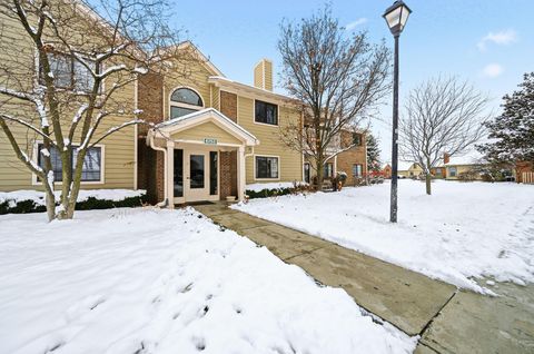 Tiny photo for 6755 Meadow Creek Drive 103 #103, Columbus, OH 43235 (MLS # 225044732)