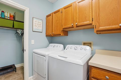 Tiny photo for 1229 Venetian Way, Columbus, OH 43230 (MLS # 226001734)