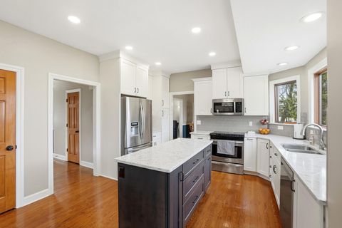 Tiny photo for 1229 Venetian Way, Columbus, OH 43230 (MLS # 226001734)