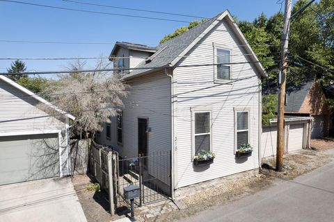 Photo of 318 Berger Alley, Columbus, OH 43206 (MLS # 225021537)