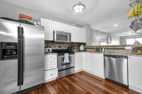 Tiny photo for 7278 Colonial Affair Drive 11 #11, New Albany, OH 43054 (MLS # 225041703)