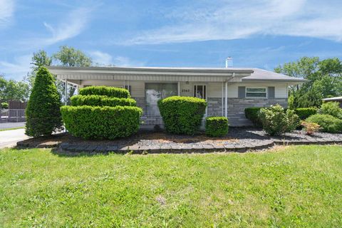 Photo of 2365 Koebel Road, Columbus, OH 43207 (MLS # 226016897)