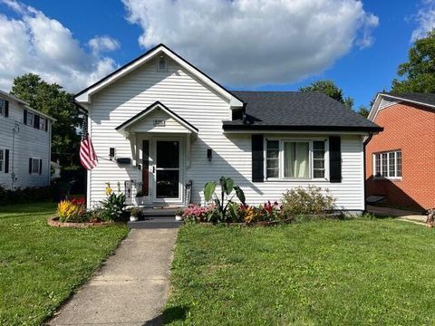 Photo of 328 Washington Avenue, Urbana, OH 43078 (MLS # 225043958)