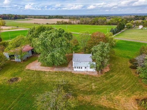 Photo of 6882 County Road 183, Fredericktown, OH 43019 (MLS # 225038109)