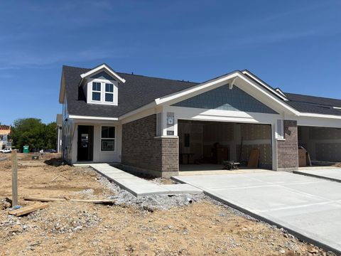 Homes For Sale - 8045 Edgewater Crossing #75-A<br/> Pickerington, OH 43147