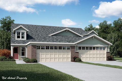 Homes For Sale - 8045 Edgewater Crossing #75-A<br/> Fairfield County, Pickerington, OH 43147