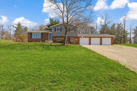 Photo of 280 Wildwood Drive, Zanesville, OH 43701 (MLS # 226022731)