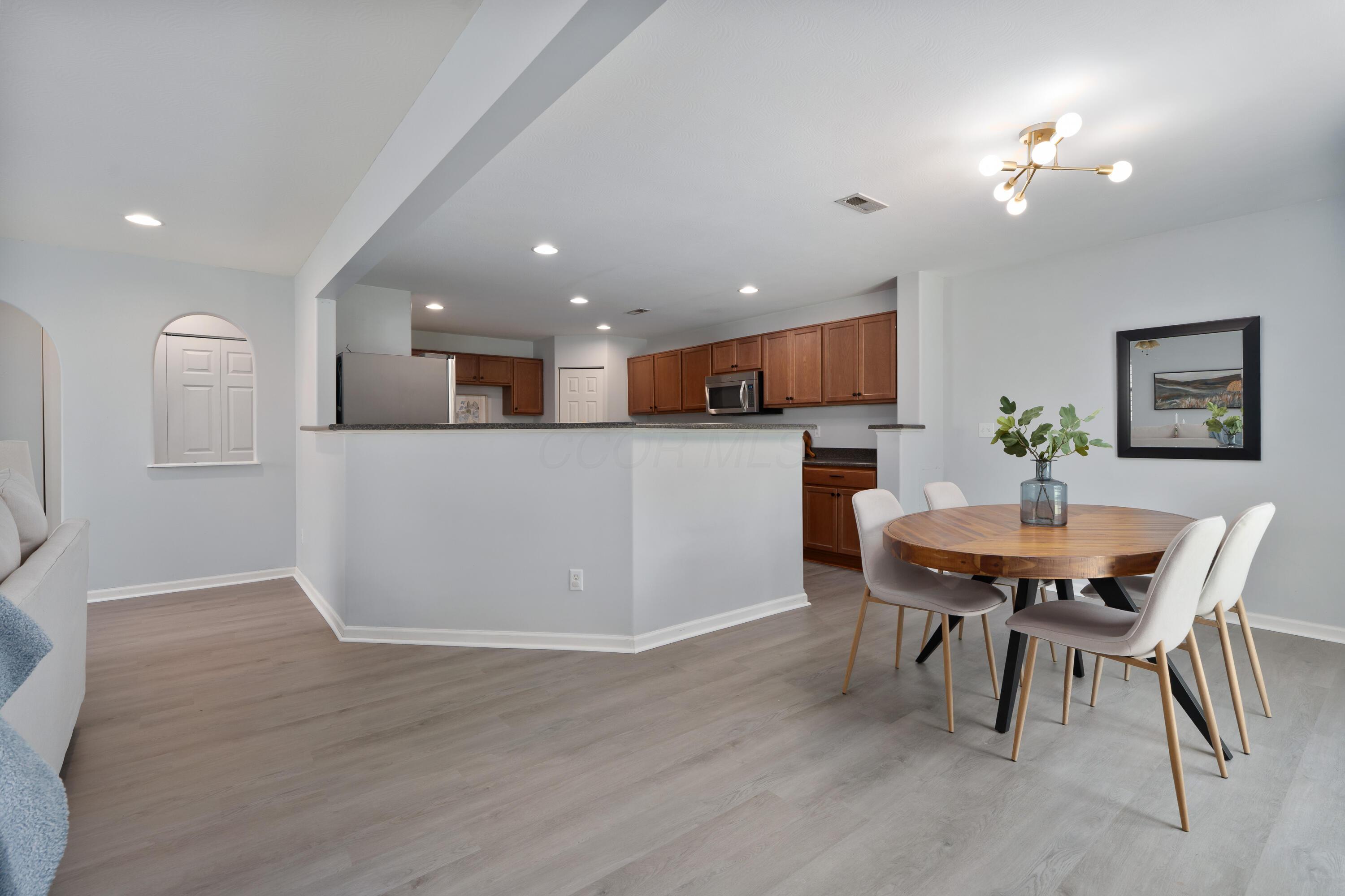 2765 Sussex Place Drive, Grove City, Ohio image 10