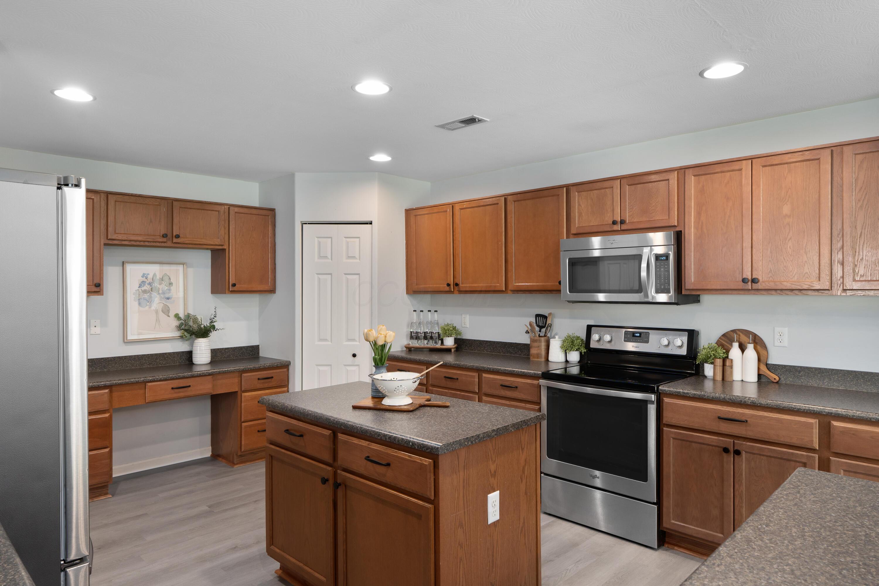 2765 Sussex Place Drive, Grove City, Ohio image 13