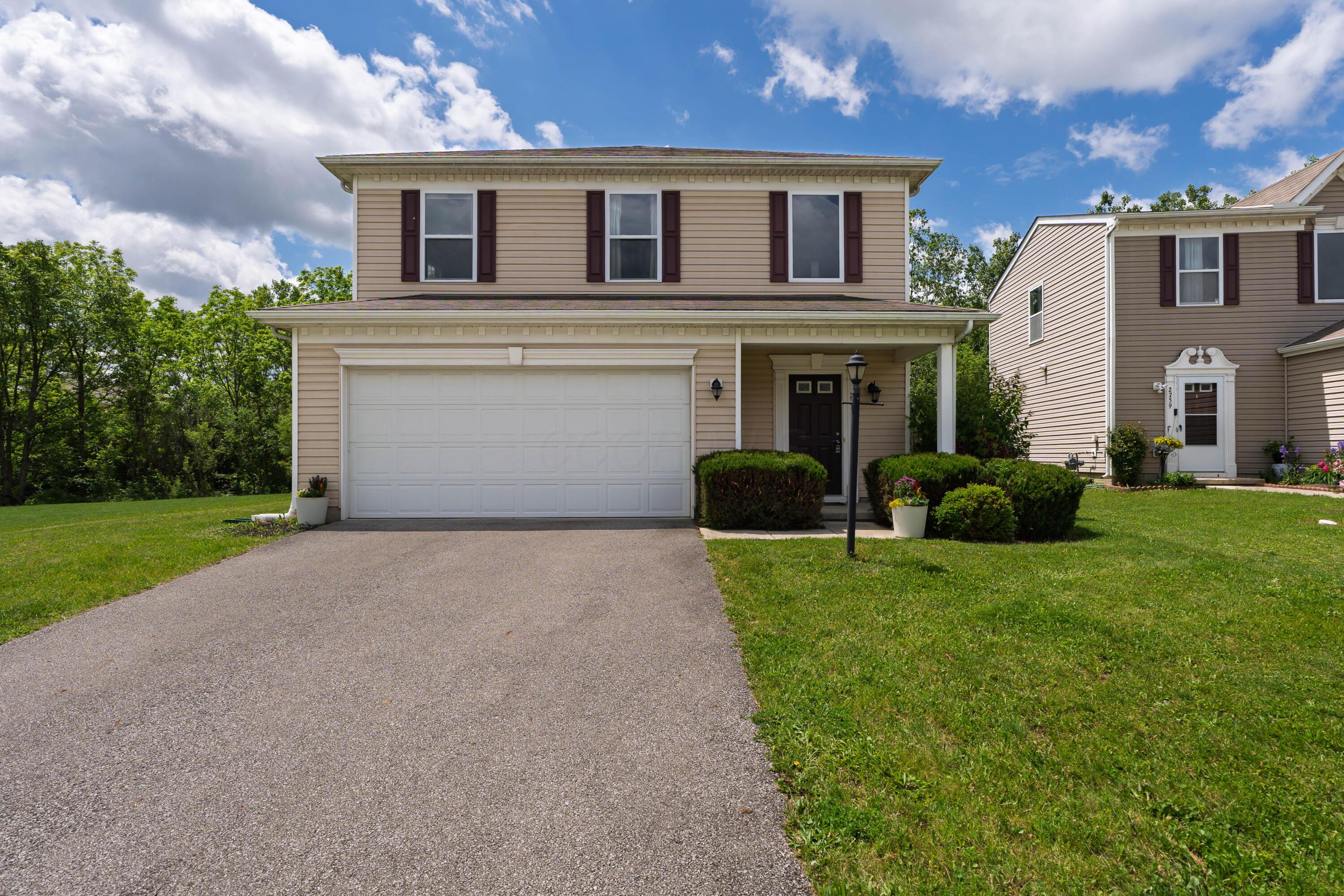 2765 Sussex Place Drive, Grove City, Ohio image 2