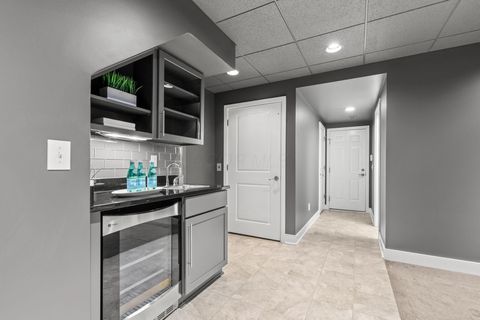 Tiny photo for 7 Richmond Square, New Albany, OH 43054 (MLS # 225045469)