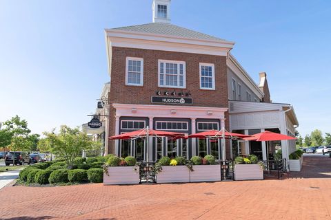 Tiny photo for 7 Richmond Square, New Albany, OH 43054 (MLS # 225045469)