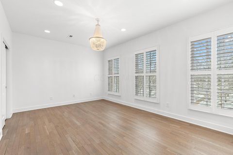 Tiny photo for 7 Richmond Square, New Albany, OH 43054 (MLS # 225045469)