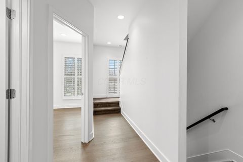 Tiny photo for 7 Richmond Square, New Albany, OH 43054 (MLS # 225045469)