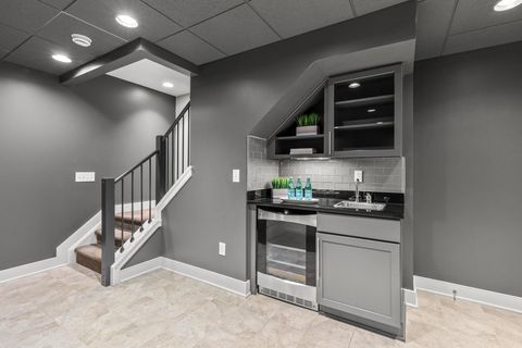 Tiny photo for 7 Richmond Square, New Albany, OH 43054 (MLS # 225045469)