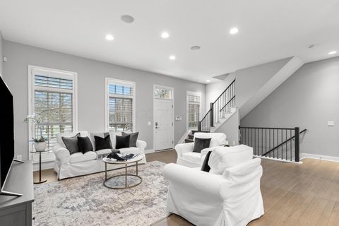 Tiny photo for 7 Richmond Square, New Albany, OH 43054 (MLS # 225045469)