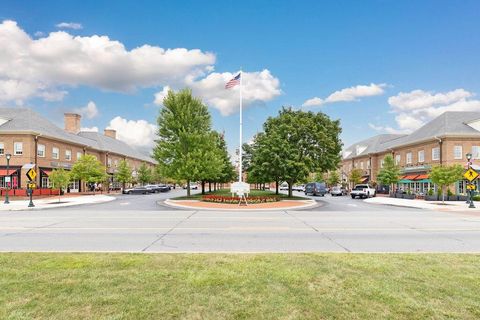 Tiny photo for 7 Richmond Square, New Albany, OH 43054 (MLS # 225045469)