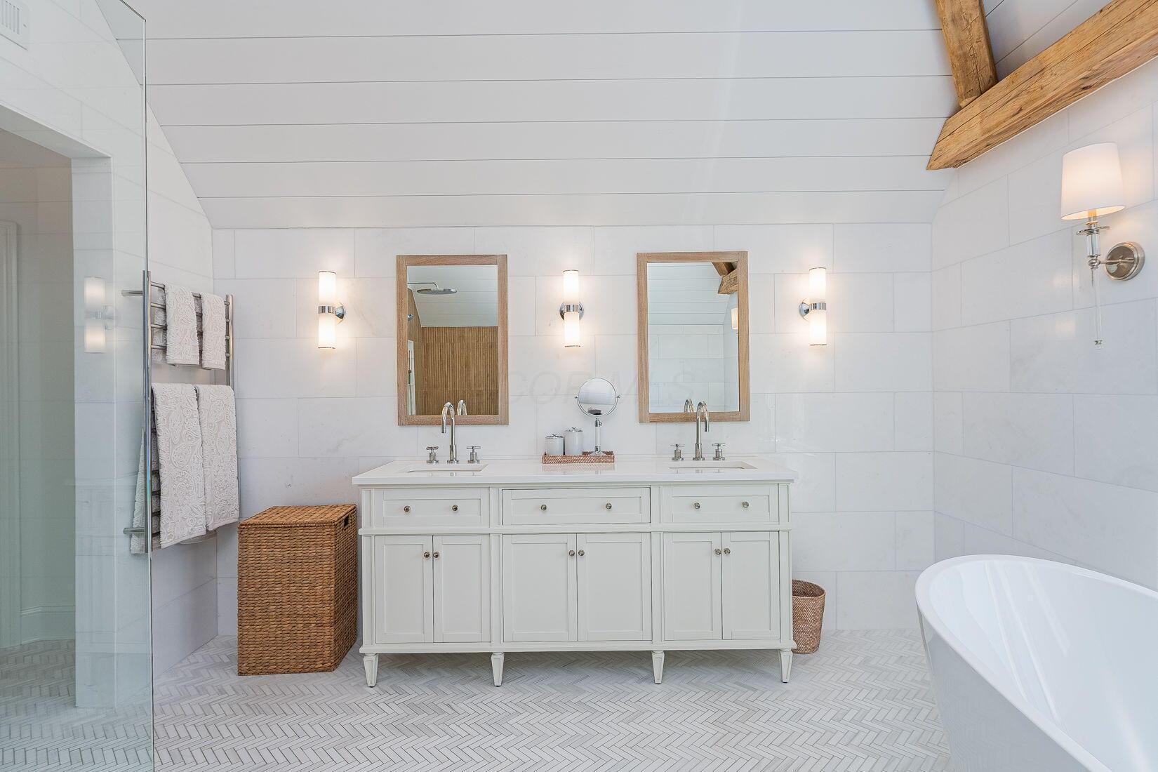 9071 Tartan Fields Drive, Dublin, Ohio image 2