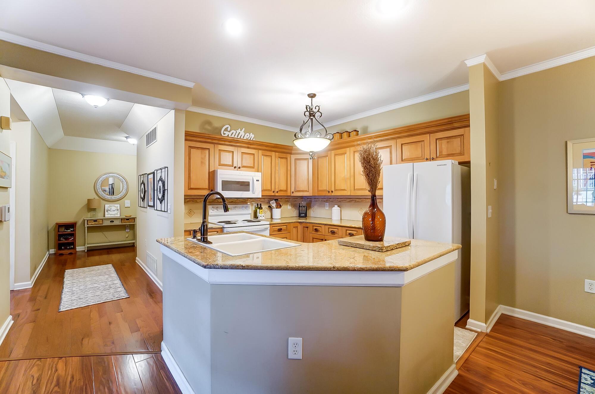 639 Spring Valley Drive, Lewis Center, Ohio image 3