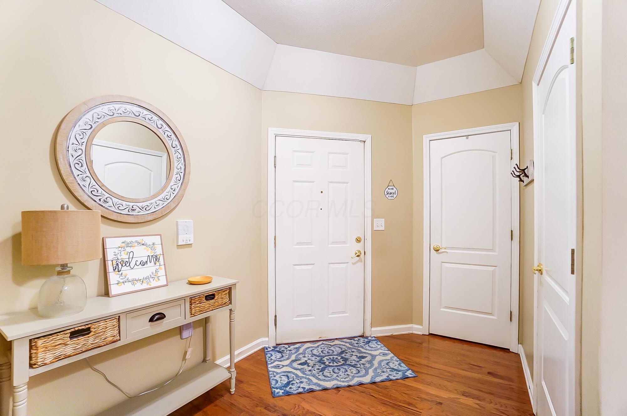 639 Spring Valley Drive, Lewis Center, Ohio image 2