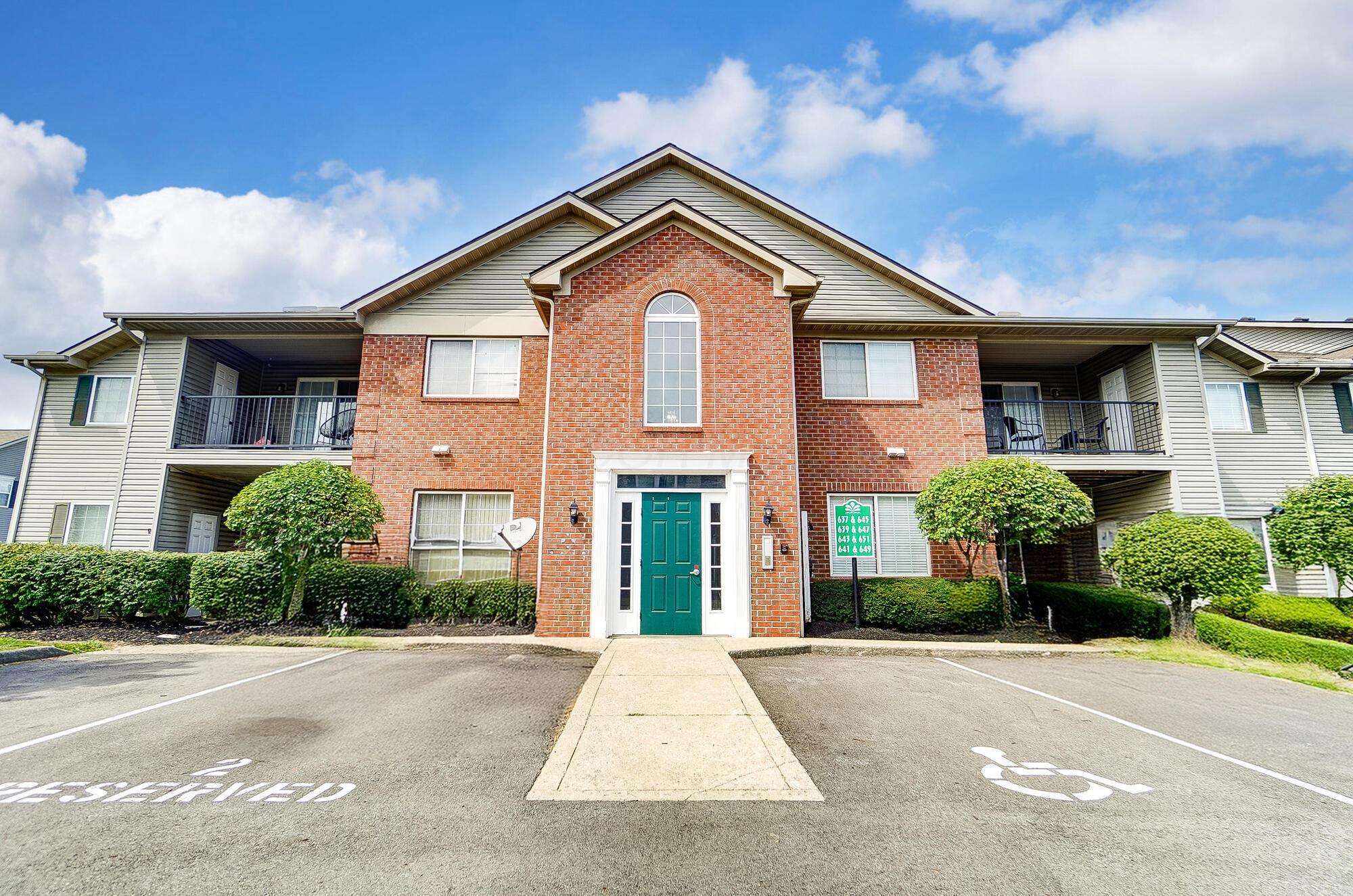 639 Spring Valley Drive, Lewis Center, Ohio image 1