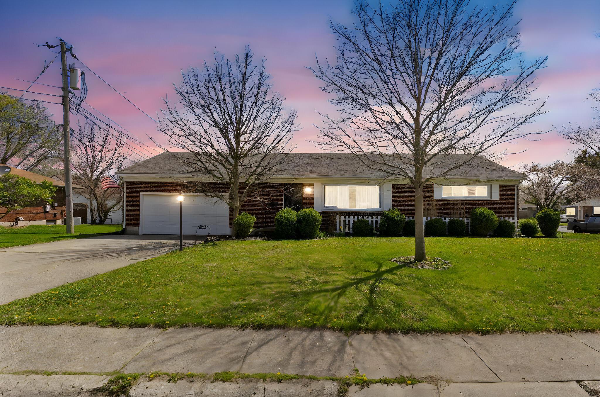 2430 Northmoor Drive, Springfield, Ohio image 2