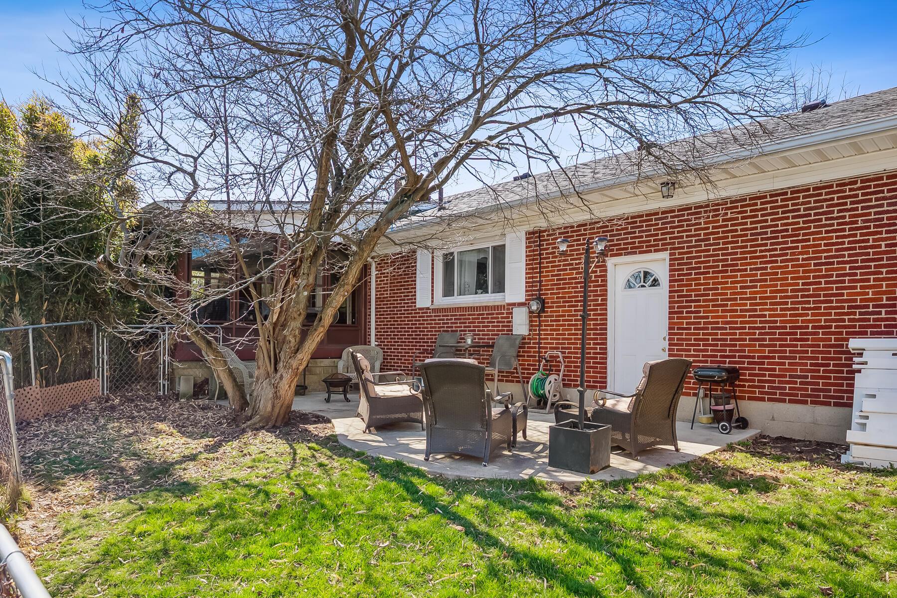 2430 Northmoor Drive, Springfield, Ohio image 10