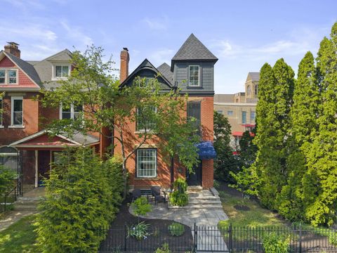 Photo of 310 W 7th Avenue, Columbus, OH 43201 (MLS # 226013673)