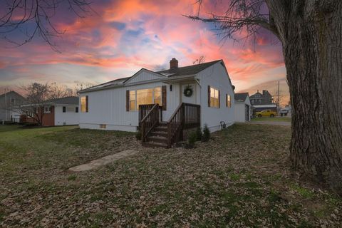 Photo of 405 Watt Street, Circleville, OH 43113 (MLS # 225045316)