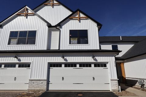 Photo of 5520 Fawnsbury Court, Powell, OH 43065 (MLS # 225046150)