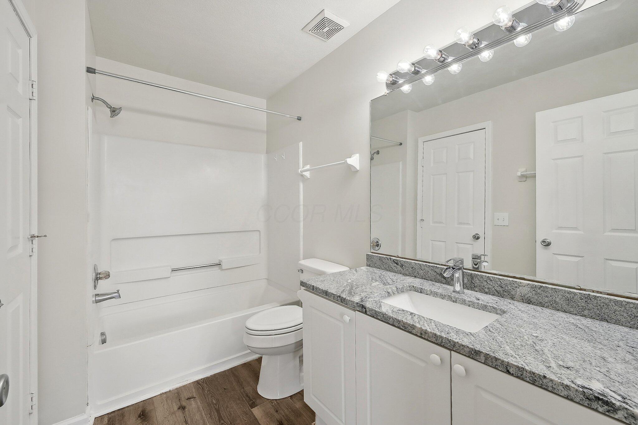 7018 Monarchos Drive, New Albany, Ohio image 12