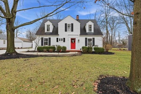 Photo of 222 Grand Avenue, Marysville, OH 43040 (MLS # 226006106)