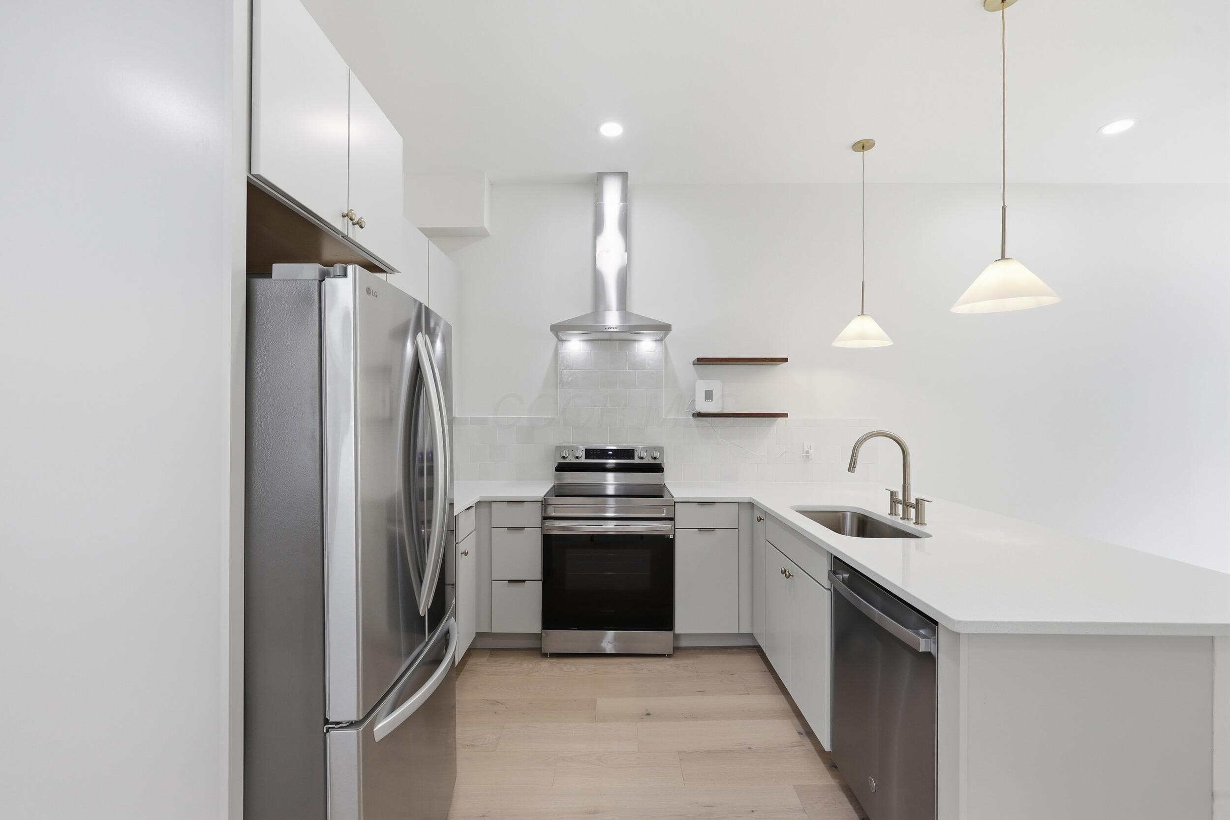 834 Oak Street 834