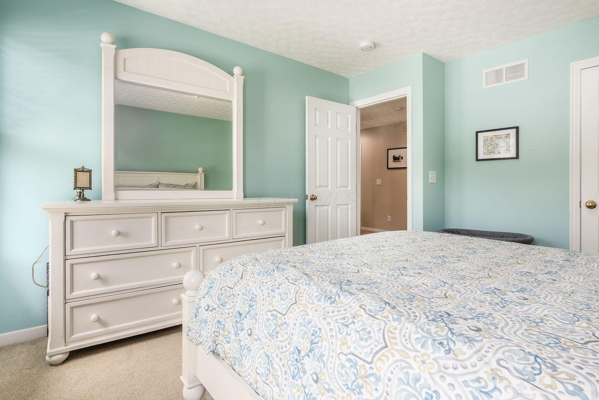 2545 Bryton Drive, Powell, Ohio image 36