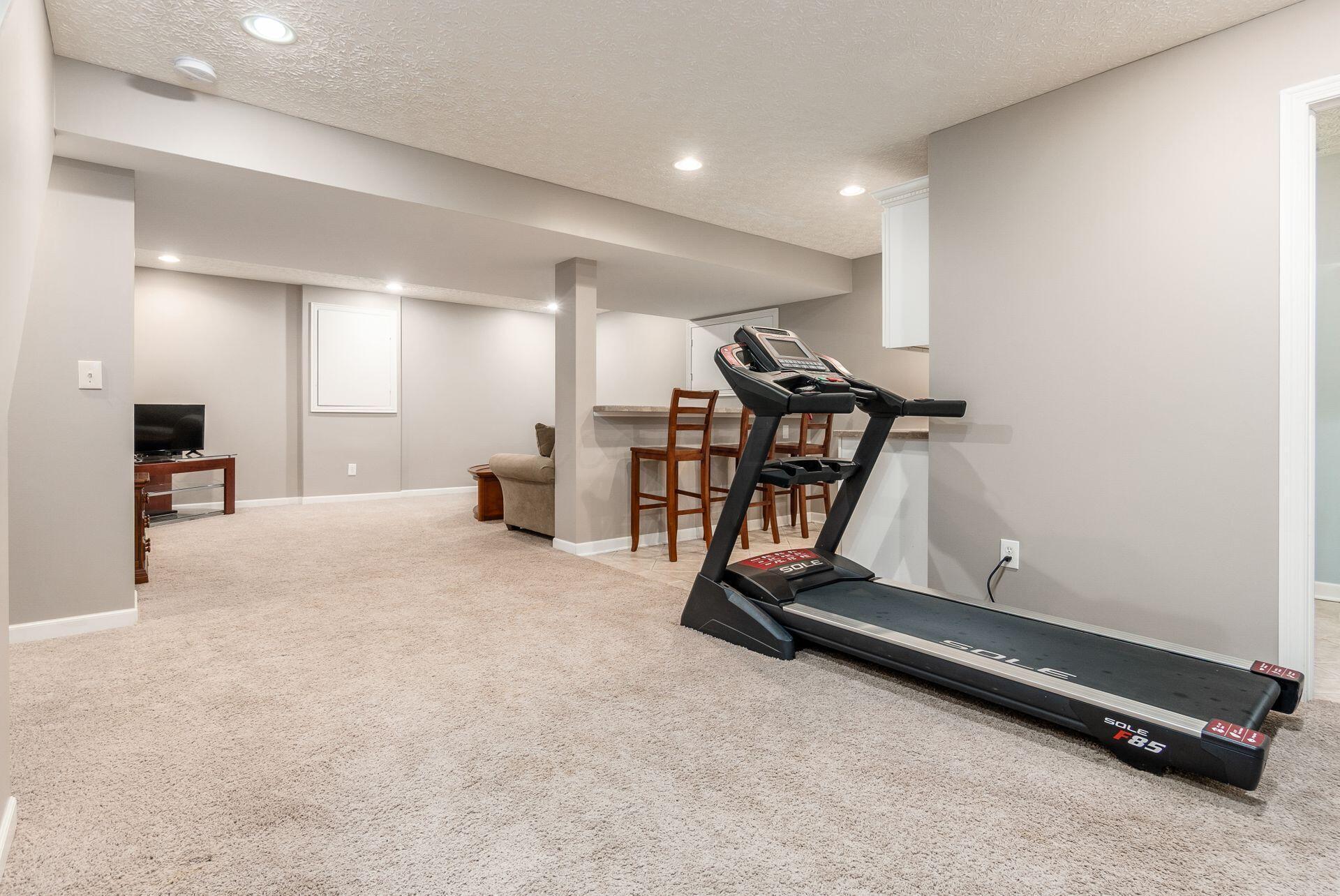2545 Bryton Drive, Powell, Ohio image 45