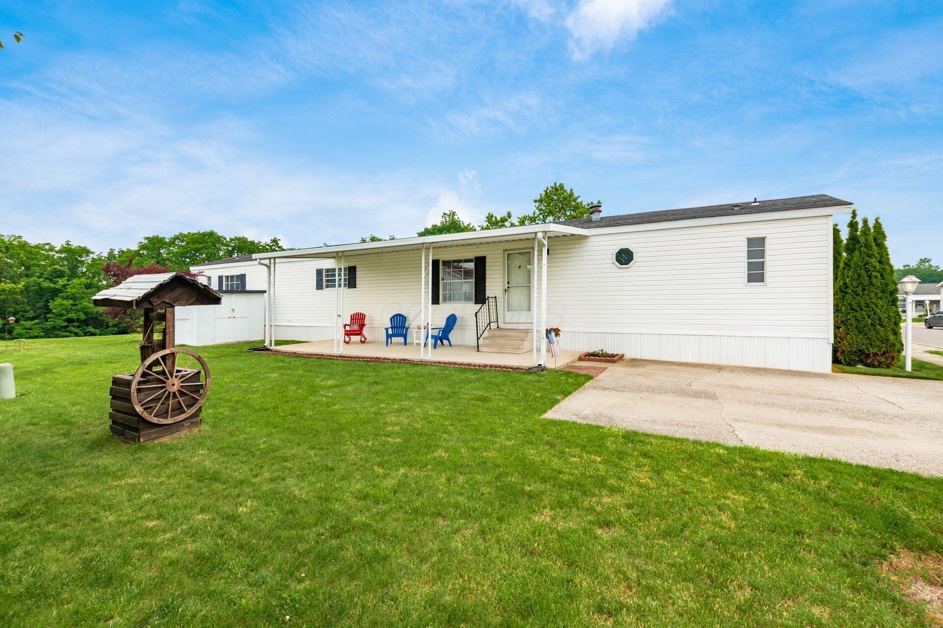 2389 Bluff Run Drive, Grove City, Ohio image 1