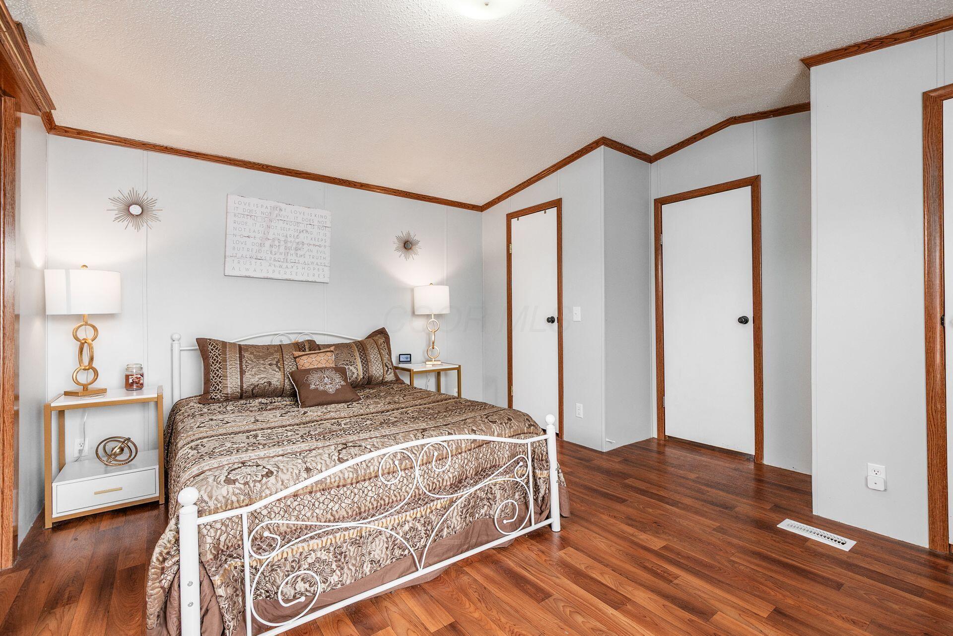 2389 Bluff Run Drive, Grove City, Ohio image 12