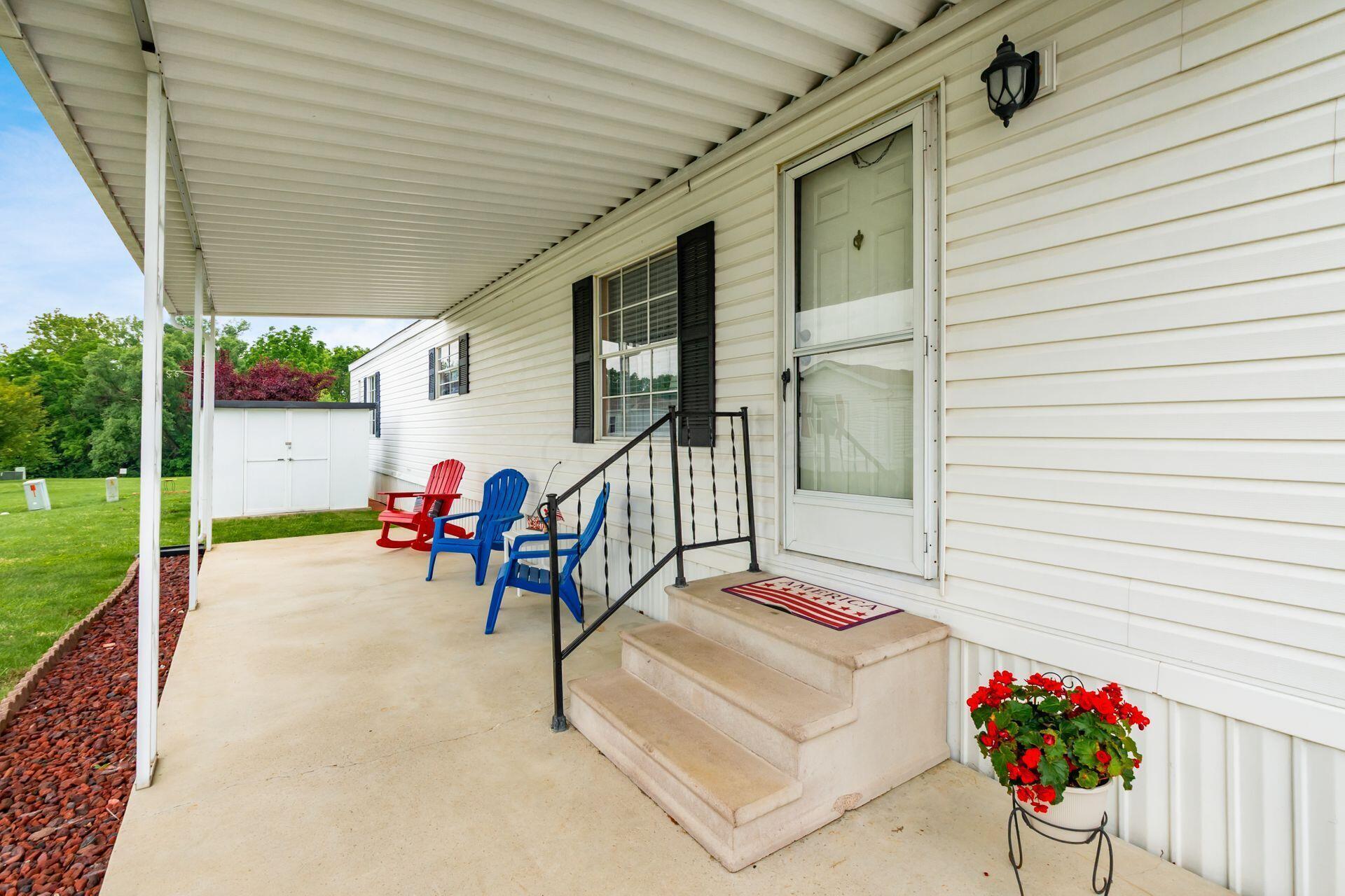 2389 Bluff Run Drive, Grove City, Ohio image 3