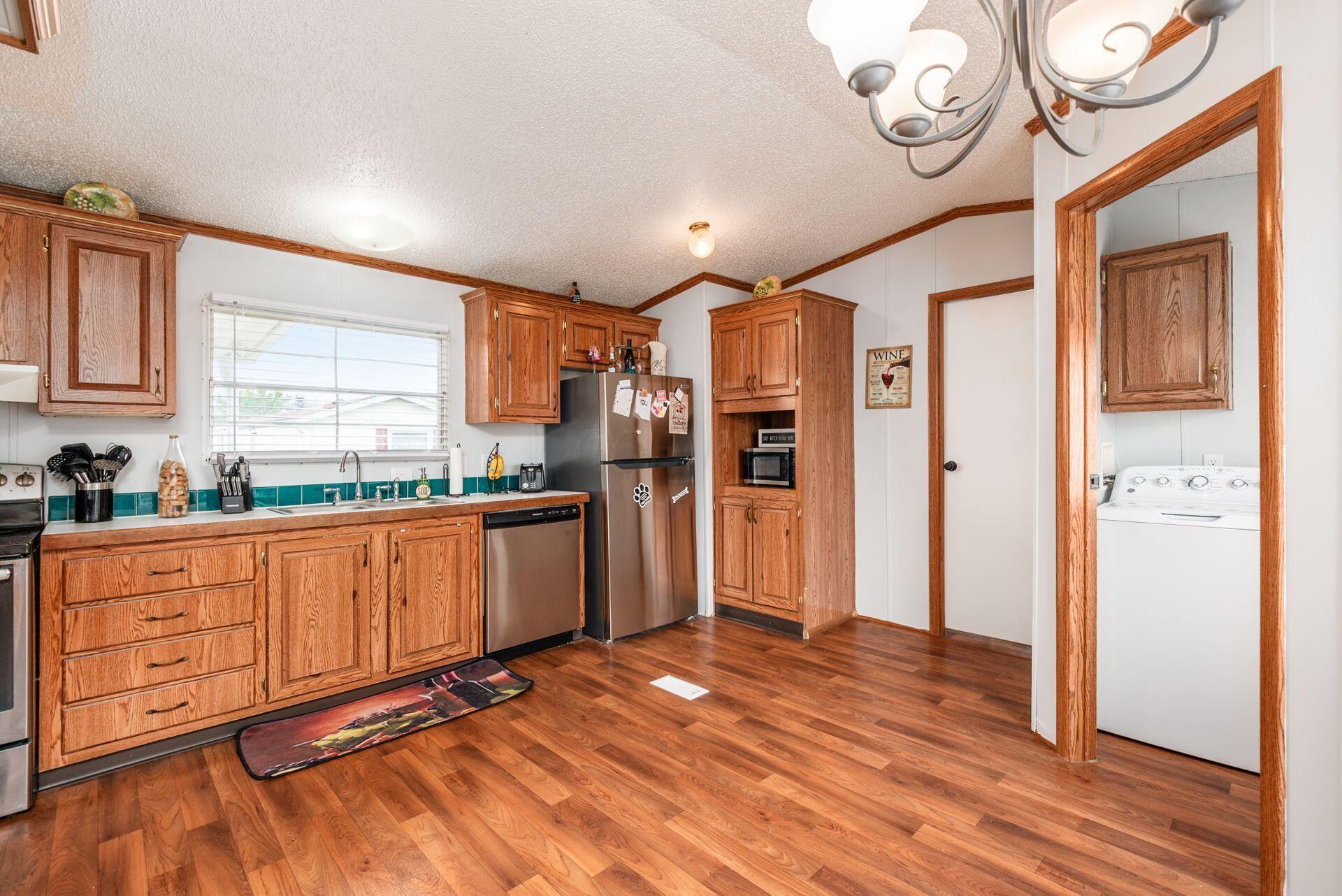 2389 Bluff Run Drive, Grove City, Ohio image 10