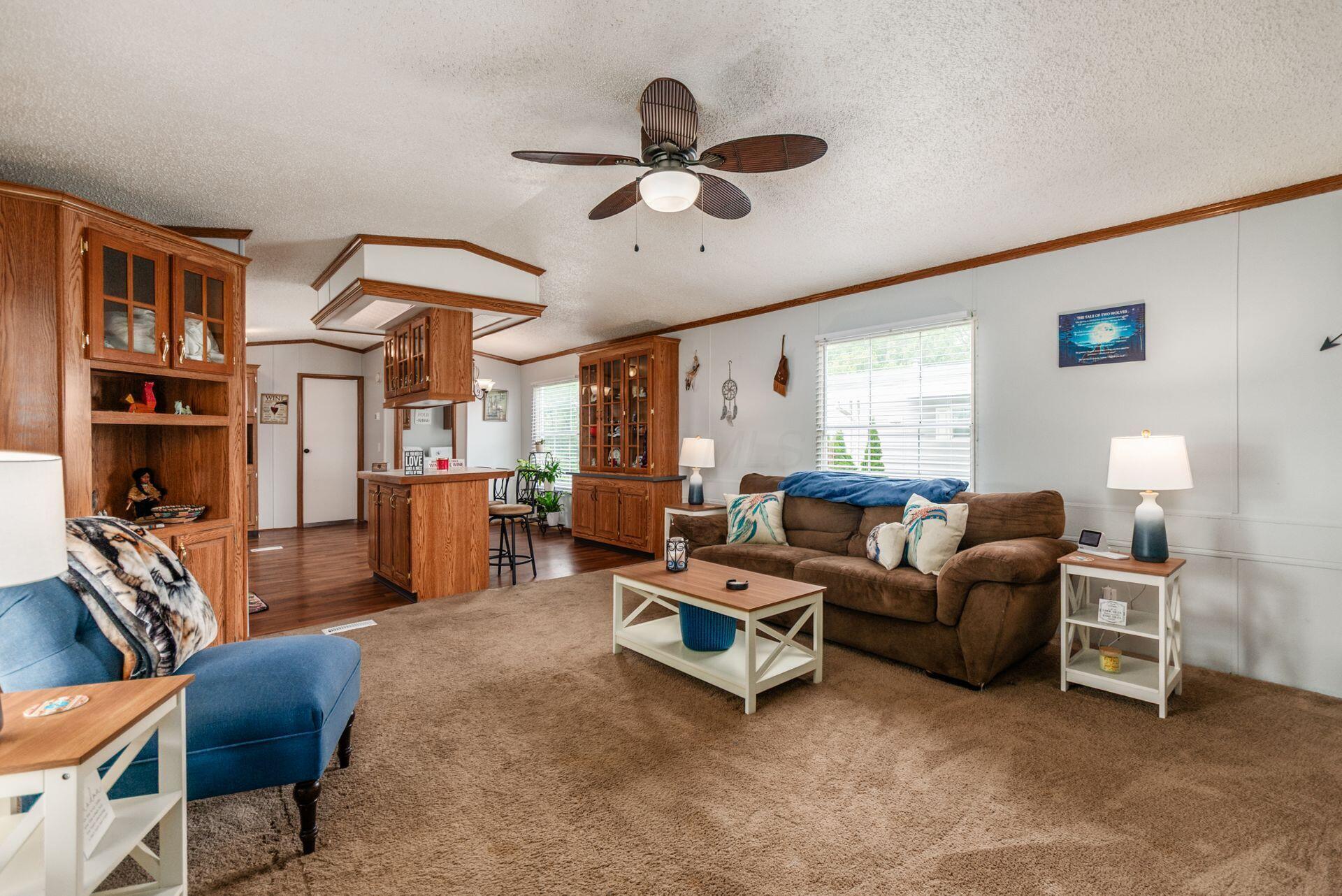 2389 Bluff Run Drive, Grove City, Ohio image 4