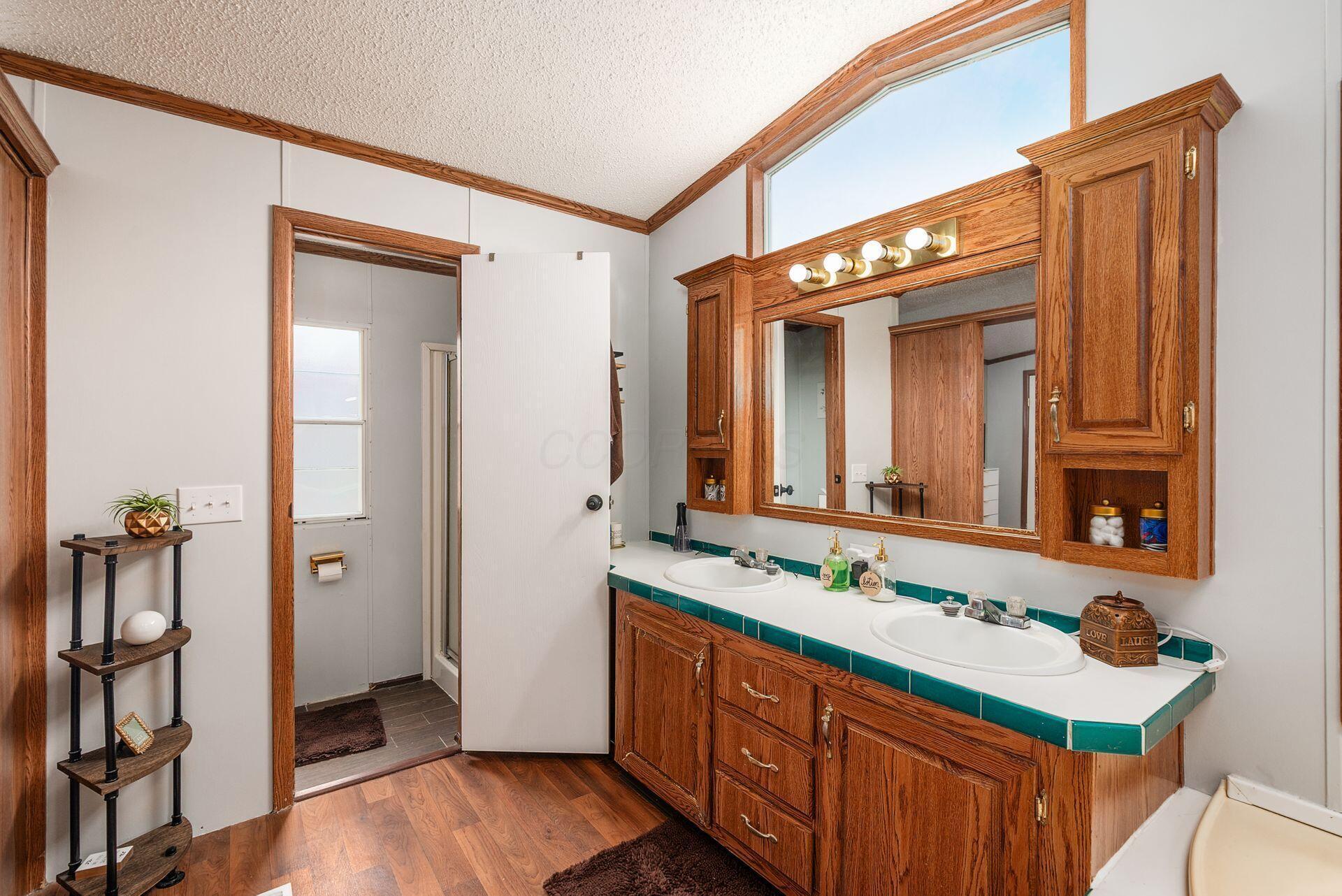 2389 Bluff Run Drive, Grove City, Ohio image 15